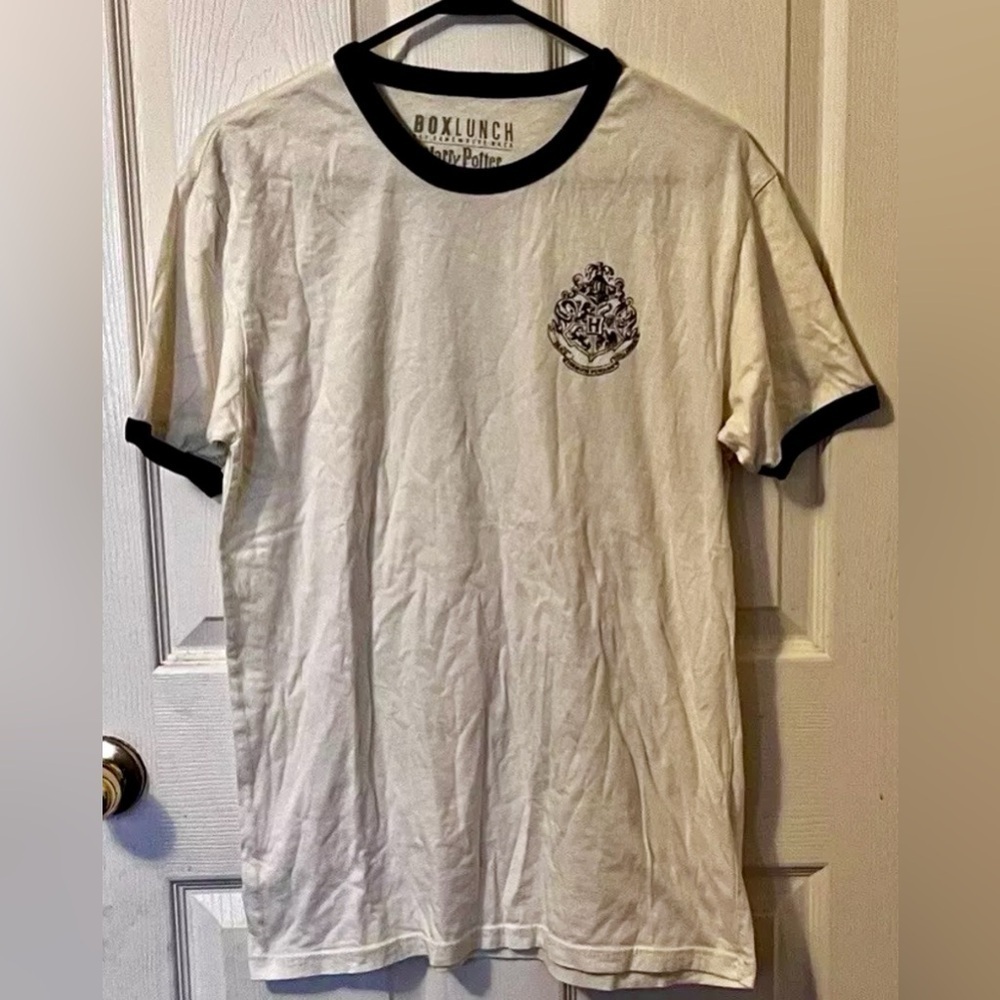 EUC Box Lunch  Harry Potter School Crest School list  T Shirt Size Medium